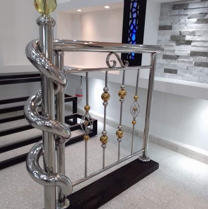 Premium Stainless Steel Railings - image 9